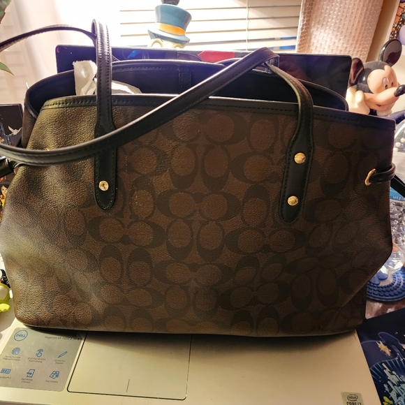 ✨💞Coach Drawstring CarryAll💞✨ - Picture 4 of 5